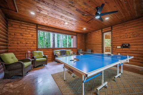 MOUNTAIN CREEK CABIN