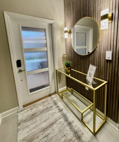 Luxury Themed-House at Storey Lake