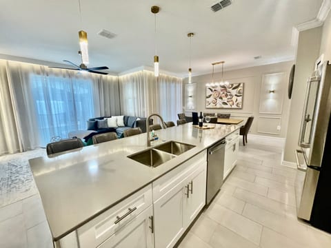 Luxury Themed-House at Storey Lake
