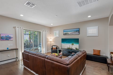 Have the best time with your loved ones in this beautiful family room with comfortable couches, smart TV and a very serene ambiance! Don't hesitate and send us a message now!