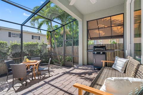 Have fun and make memories with friends and family while relaxing in the outdoor lounge area. Perfect backyard to enjoy with family and friends while grilling some steak and barbeque. Feeling the vibe? Send us an inquiry now!