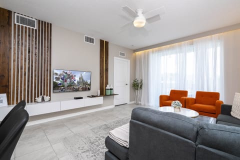 Lovely 2BR at Storey Lake minutes from Disney FREE WATERPARK