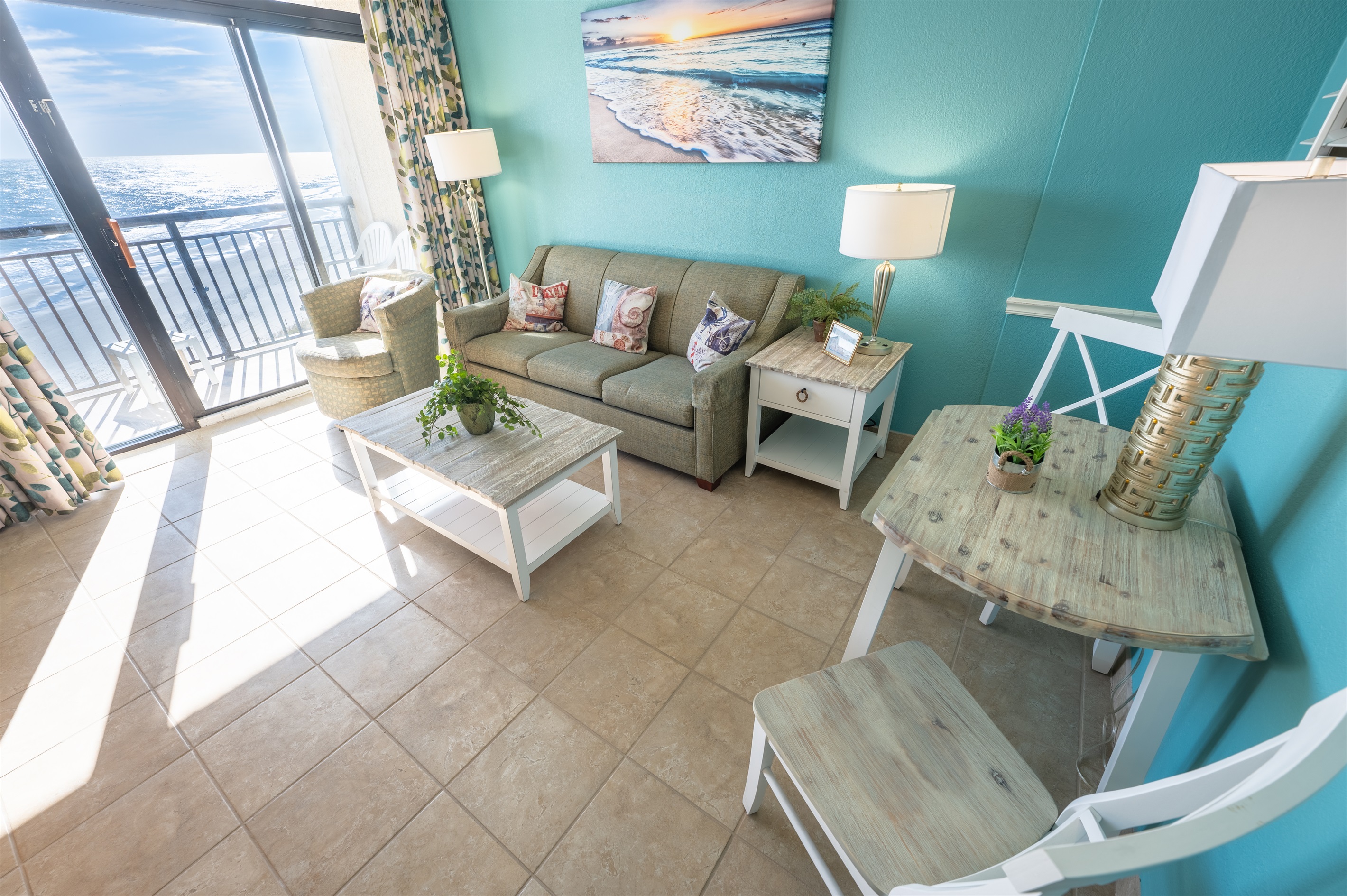 Direct Oceanfront, Beautifully Decorated