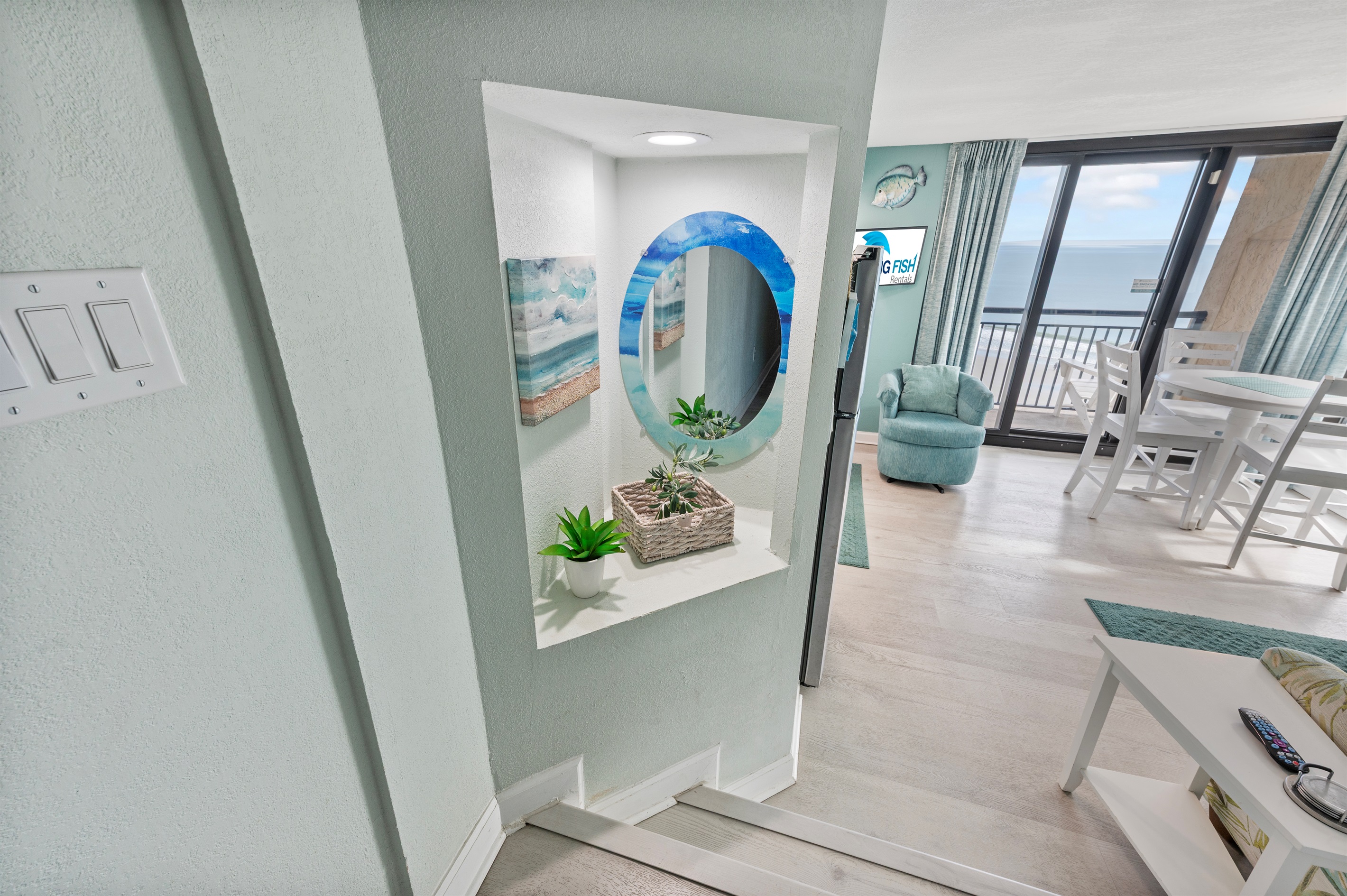 Living Room with Stunning Views🌊☀️