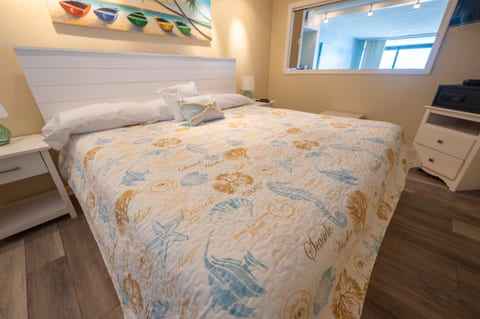 King Bed in Bedroom with HDTV!