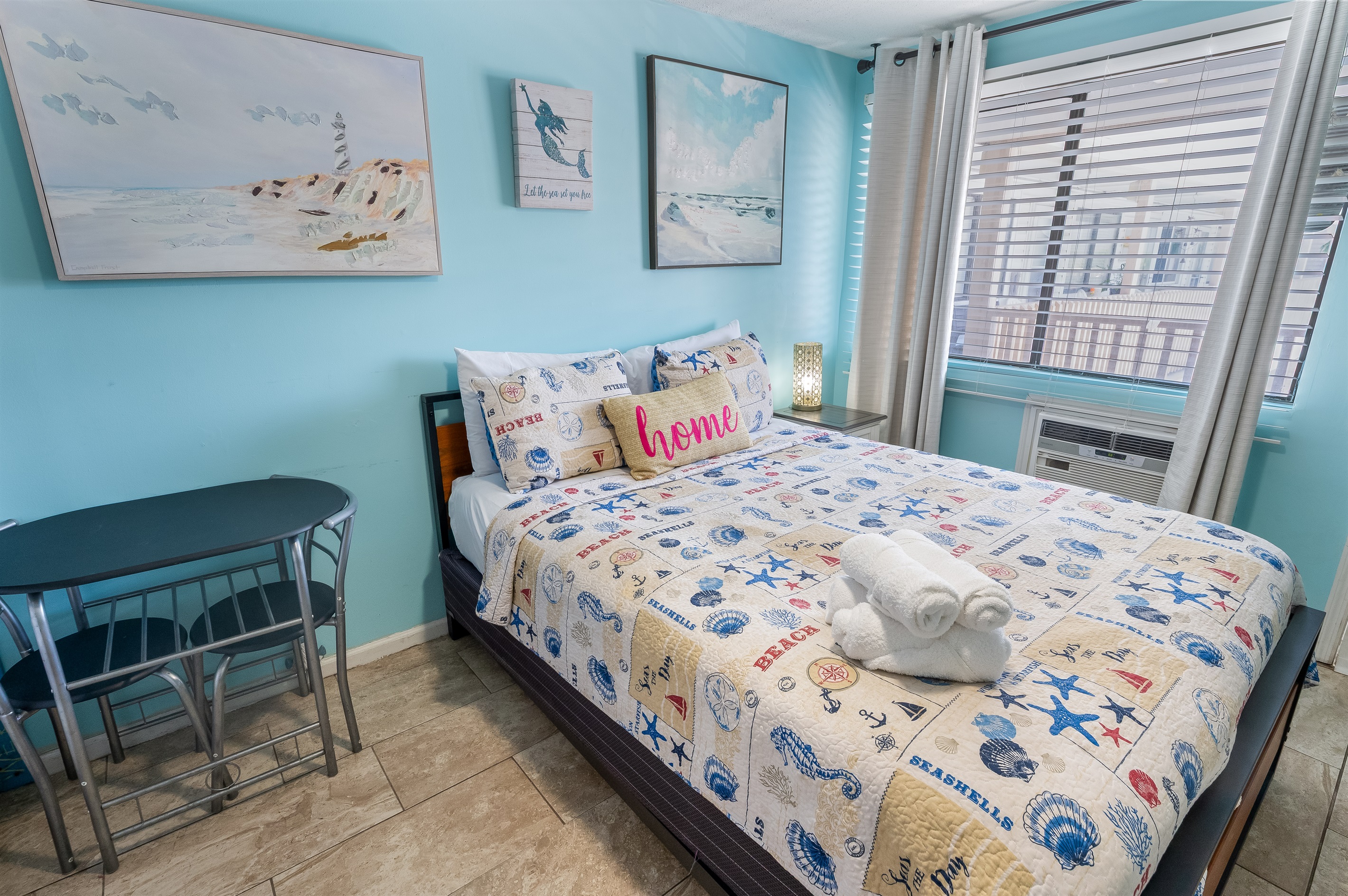 Amazing Bedroom, Beautifully Decorated