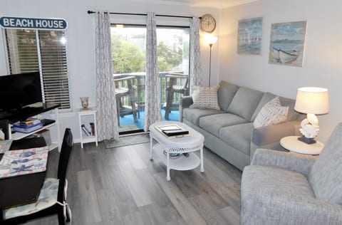 Tybee Island Beach, Dolphins, Oceanfront Condos, Pools