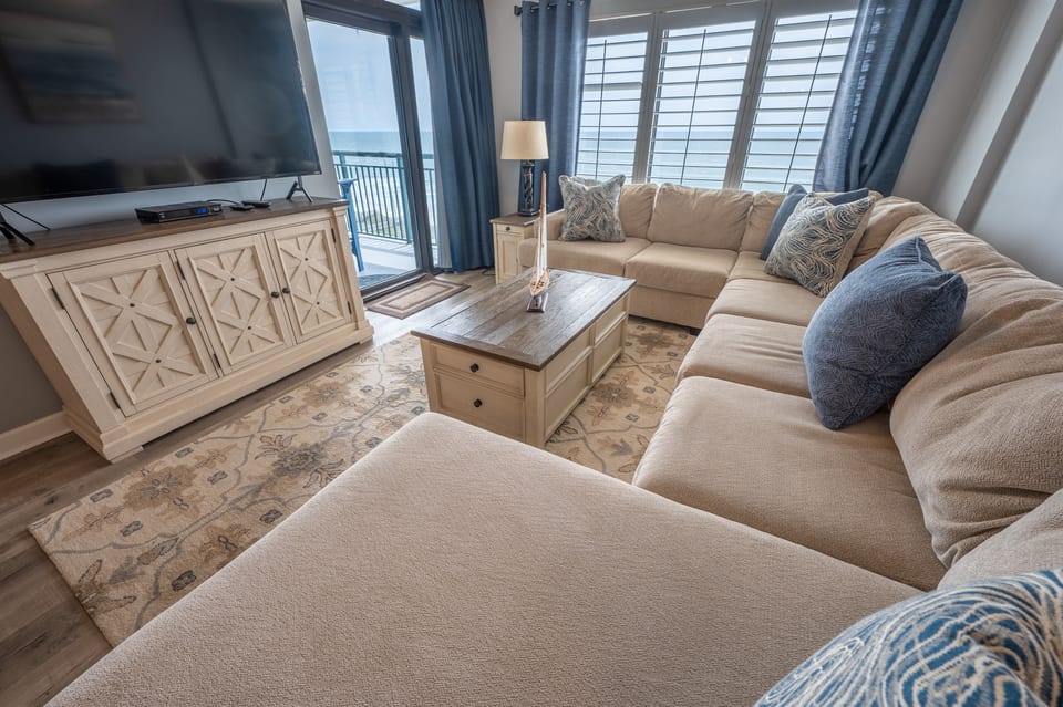 Large Family Room with Views of the Ocean