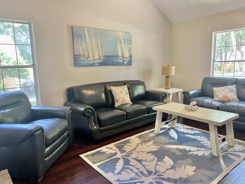 Coastal Cottage, Savannah, GA, Free Tybee Parking Pass