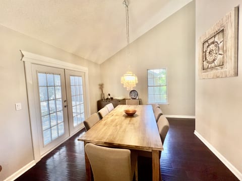 Coastal Cottage, Savannah, GA, Free Tybee Parking Pass