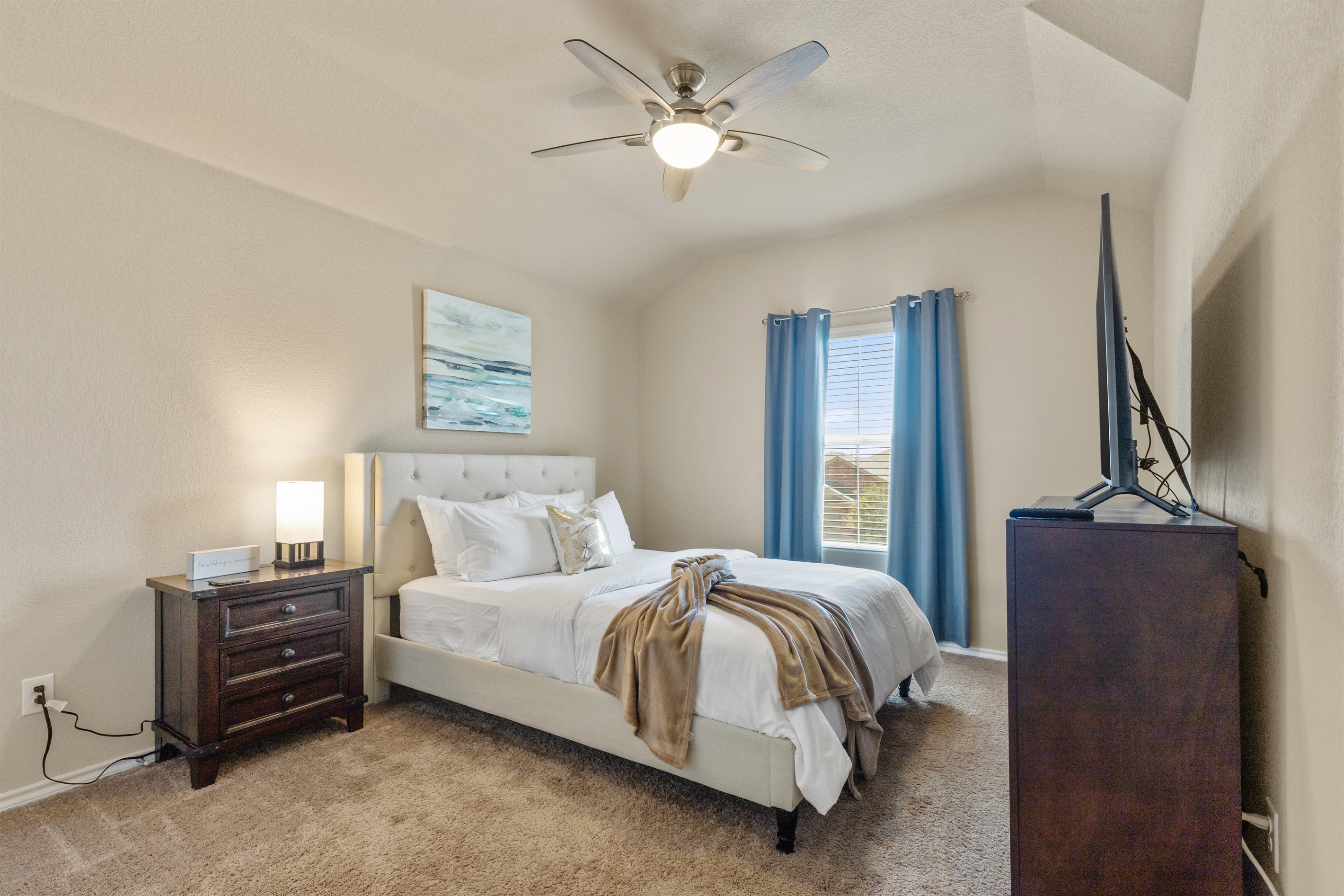 The Zen Den - 4 Bedroom home w/ unbelievable massage chair! - Fort Worth The Zen Den - 4 Bedroom home w/ unbelievable massage chair! - Fort Worth