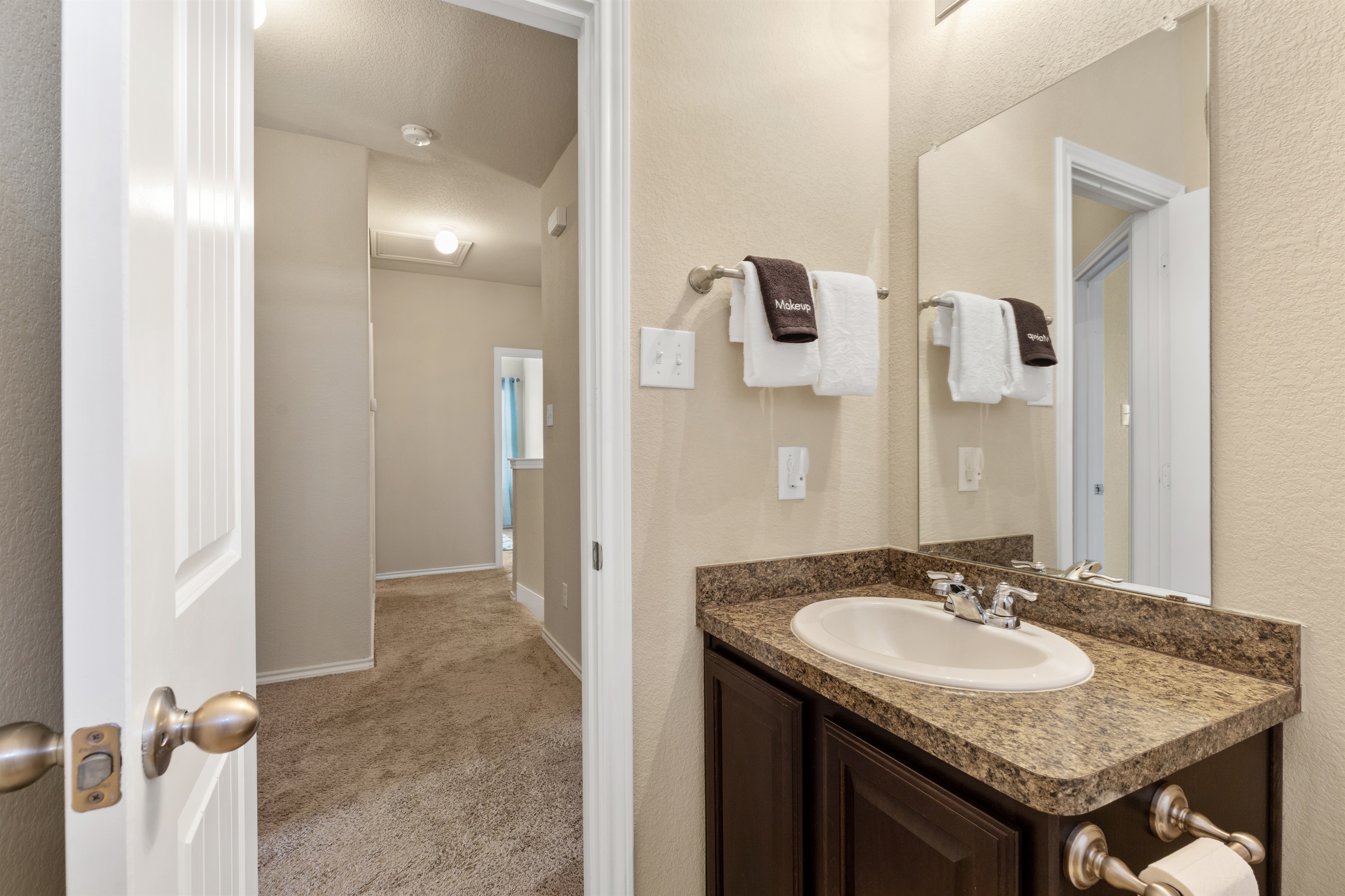 The Zen Den - 4 Bedroom home w/ unbelievable massage chair! - Fort Worth The Zen Den - 4 Bedroom home w/ unbelievable massage chair! - Fort Worth