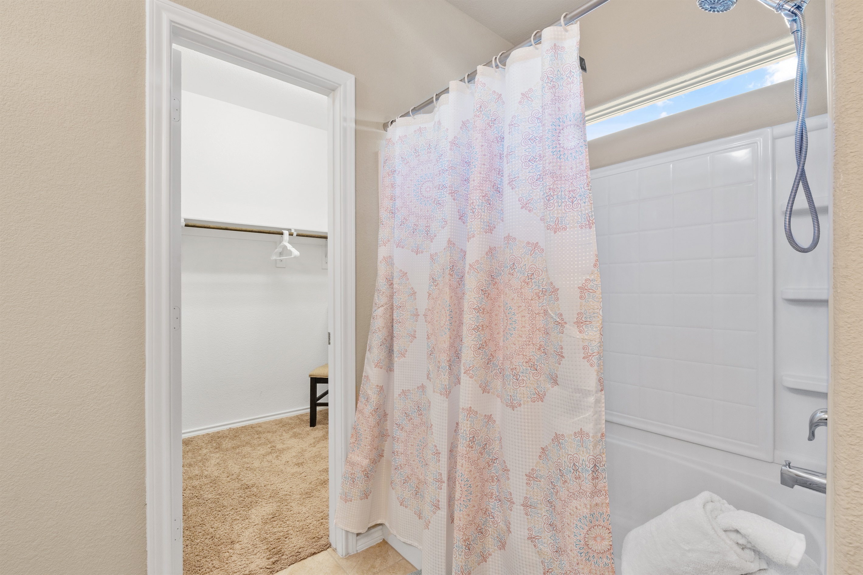 The Zen Den - 4 Bedroom home w/ unbelievable massage chair! - Fort Worth The Zen Den - 4 Bedroom home w/ unbelievable massage chair! - Fort Worth