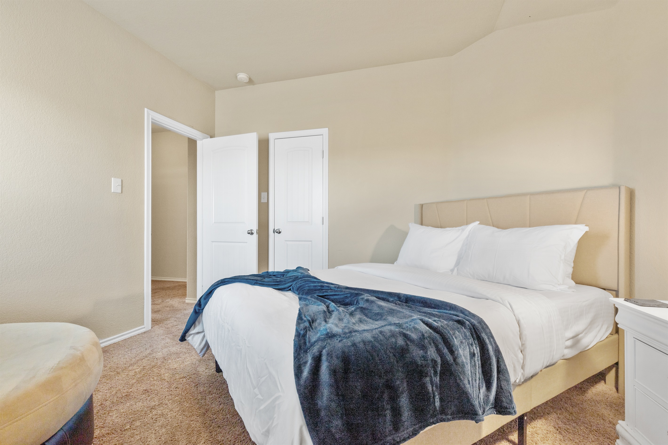 The Zen Den - 4 Bedroom home w/ unbelievable massage chair! - Fort Worth The Zen Den - 4 Bedroom home w/ unbelievable massage chair! - Fort Worth