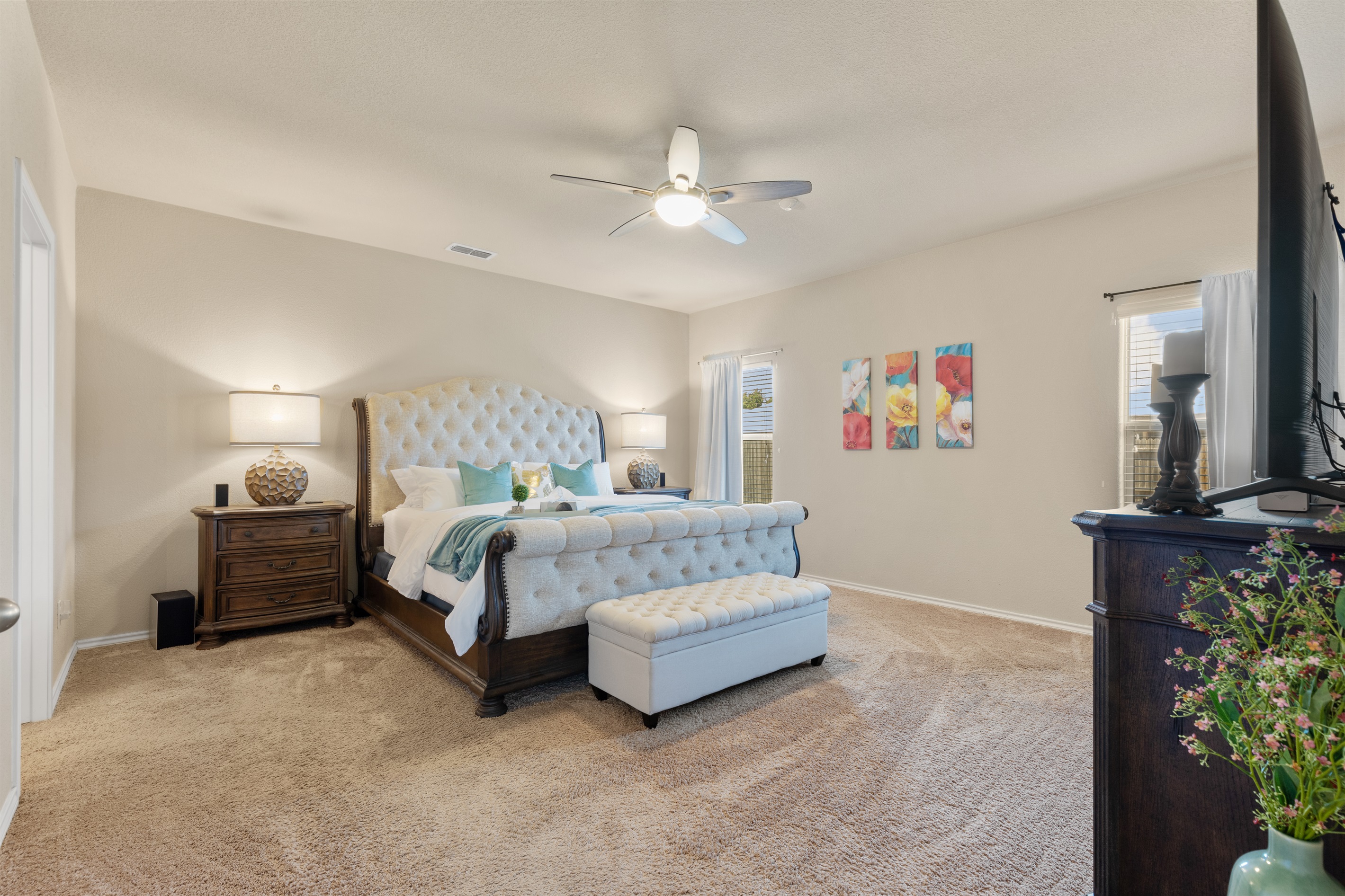 The Zen Den - 4 Bedroom home w/ unbelievable massage chair! - Fort Worth The Zen Den - 4 Bedroom home w/ unbelievable massage chair! - Fort Worth