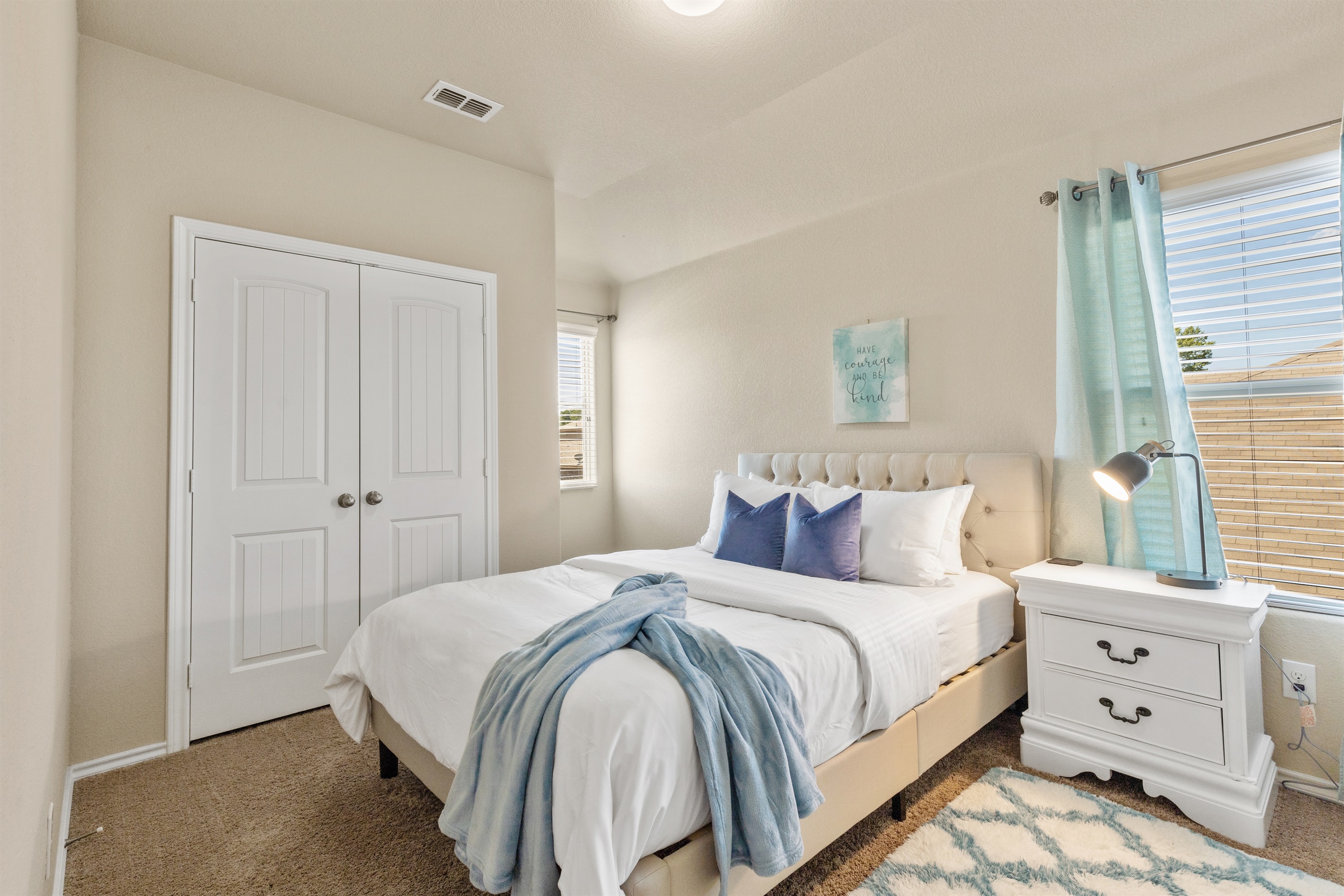The Zen Den - 4 Bedroom home w/ unbelievable massage chair! - Fort Worth The Zen Den - 4 Bedroom home w/ unbelievable massage chair! - Fort Worth