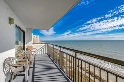 Bluewater 905 - 2 Bedroom