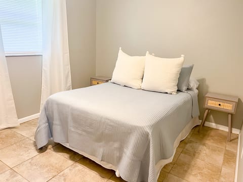 Cozy 2 Bedroom Downtown Dade City #2