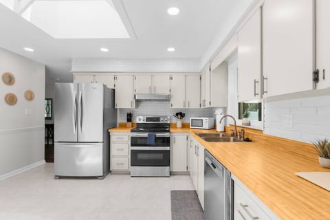 Brooksville Oasis! | 3 Bedroom, Pool Home