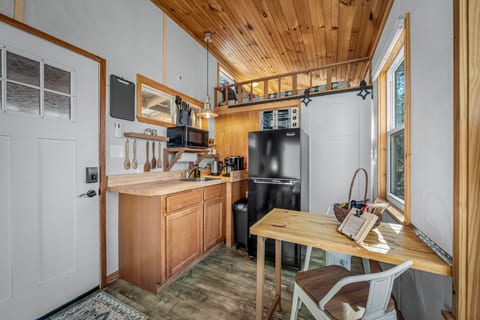 Tiny Cub House