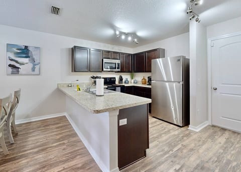 Brooksville Retreat, 3 bed 2 bath!
