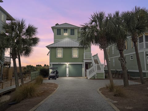 Dad's Place Gulf Front