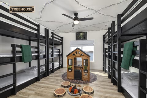 Upper Level: Bunk Bedroom 7 - Tree House w/ 12 Twin Beds