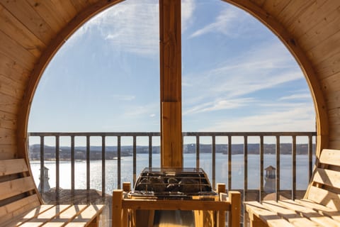 Lakeview Villa: Main Level - Outdoor Sauna on Deck