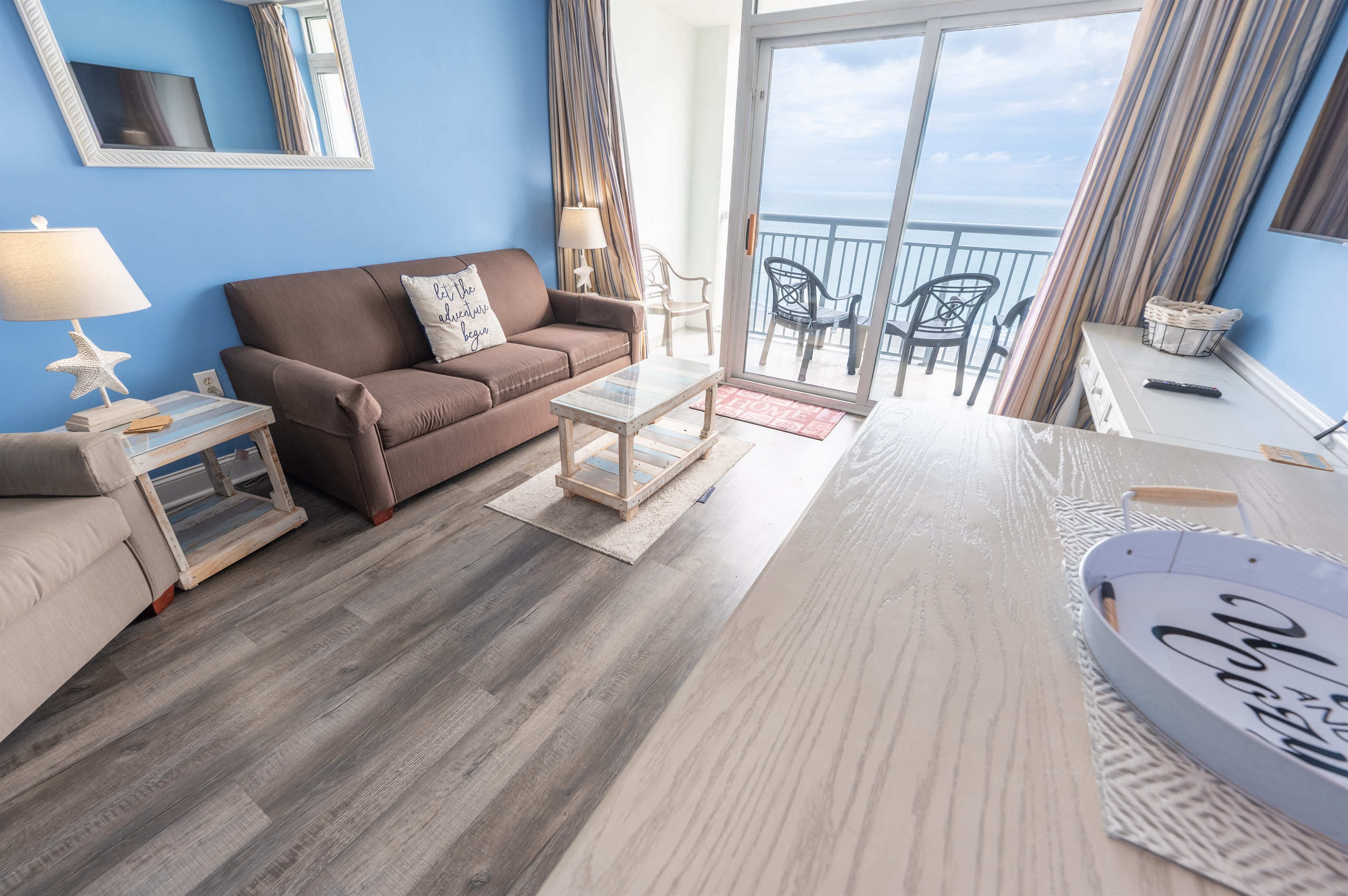 Direct Oceanfront, Beautifully Decorated
