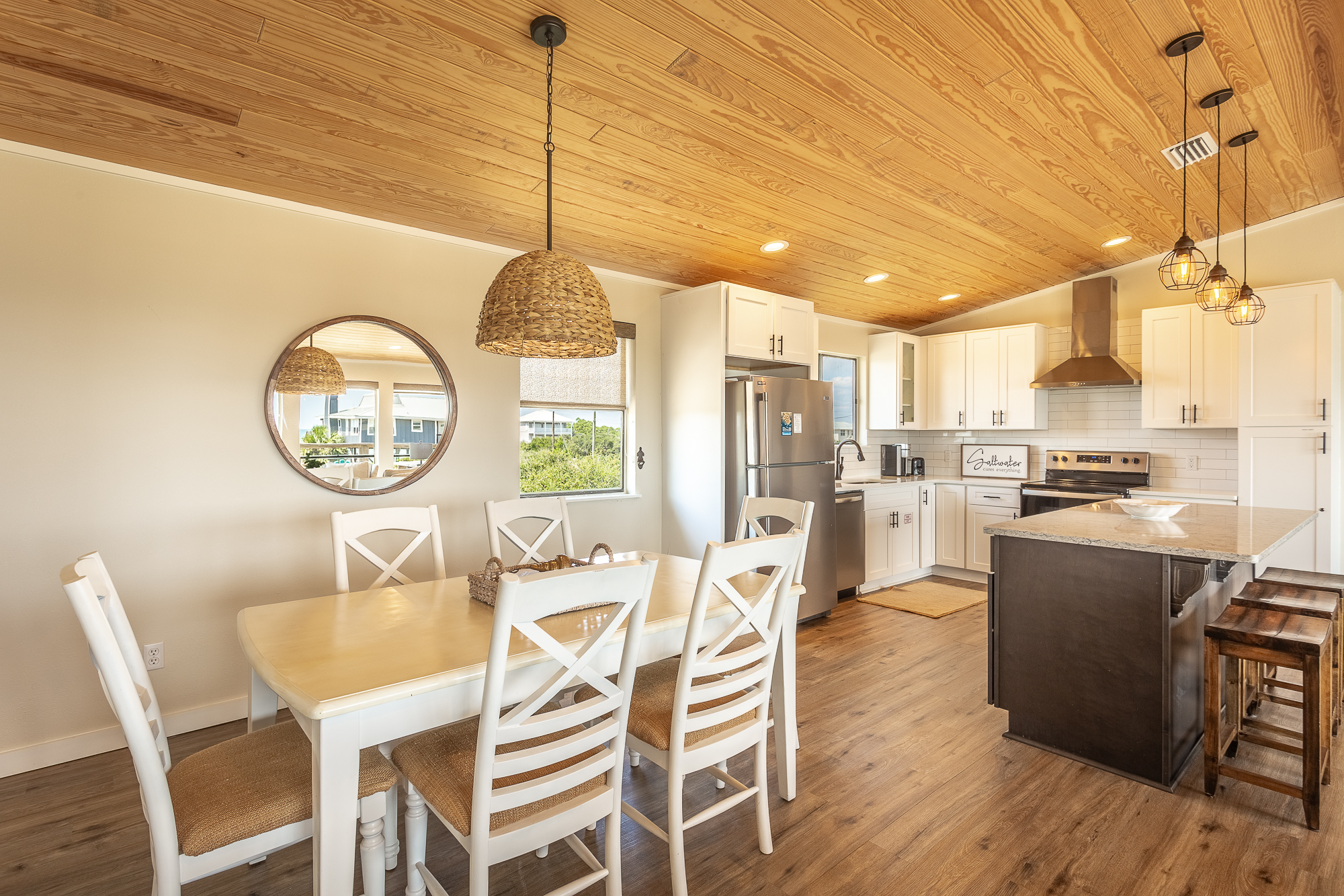 good-vibes-and-hi-tides/