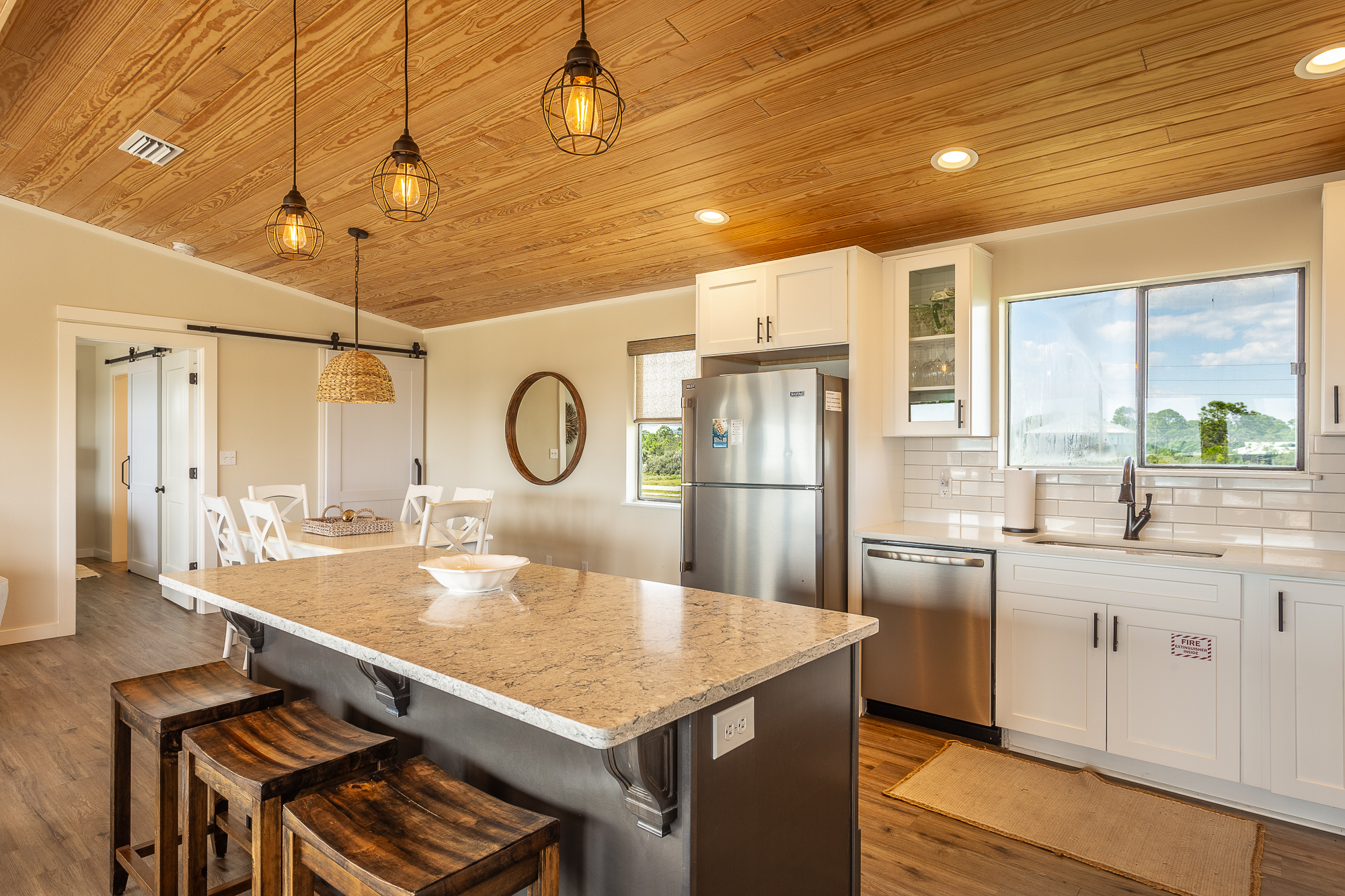 good-vibes-and-hi-tides/