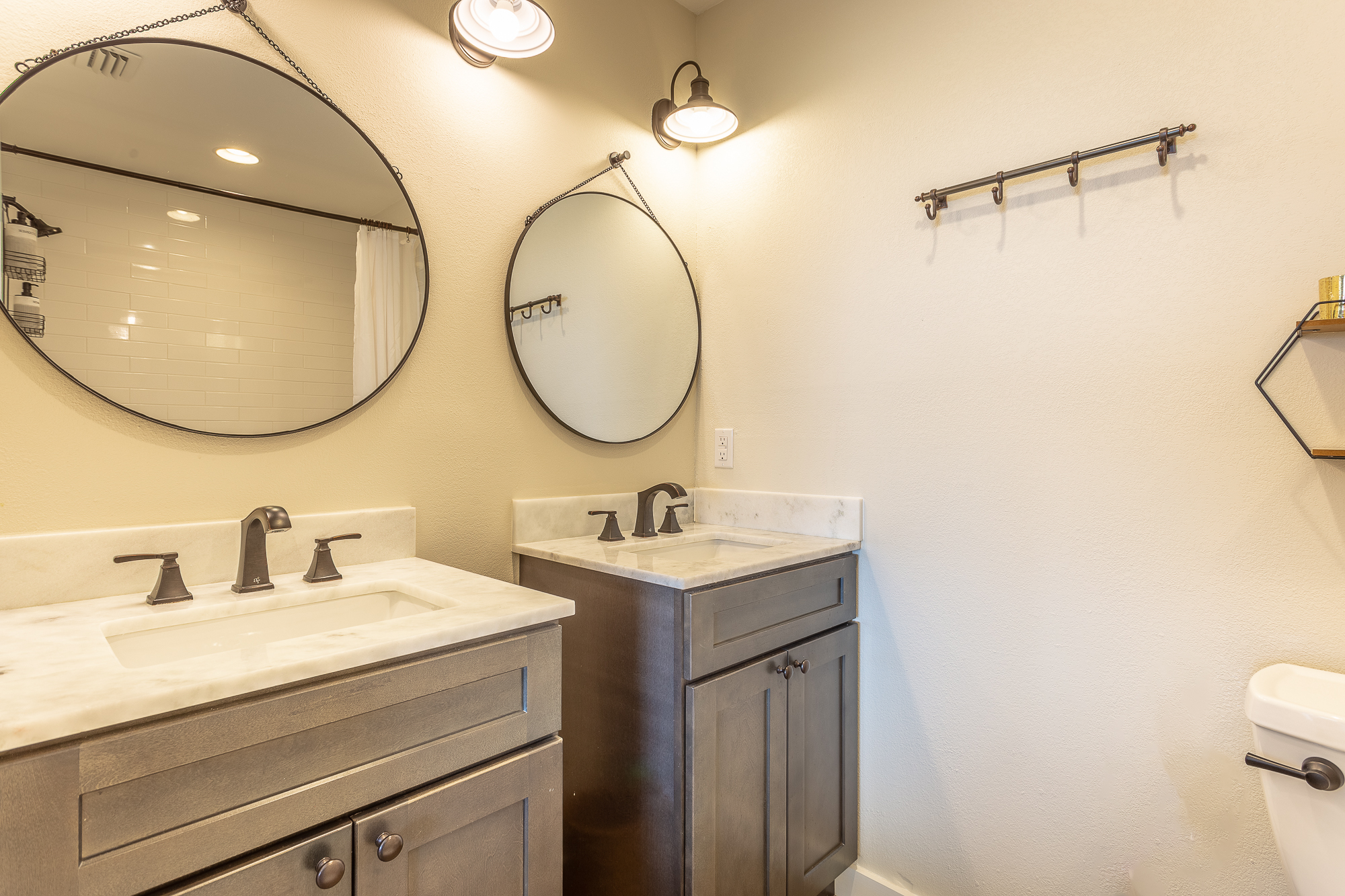 good-vibes-and-hi-tides/