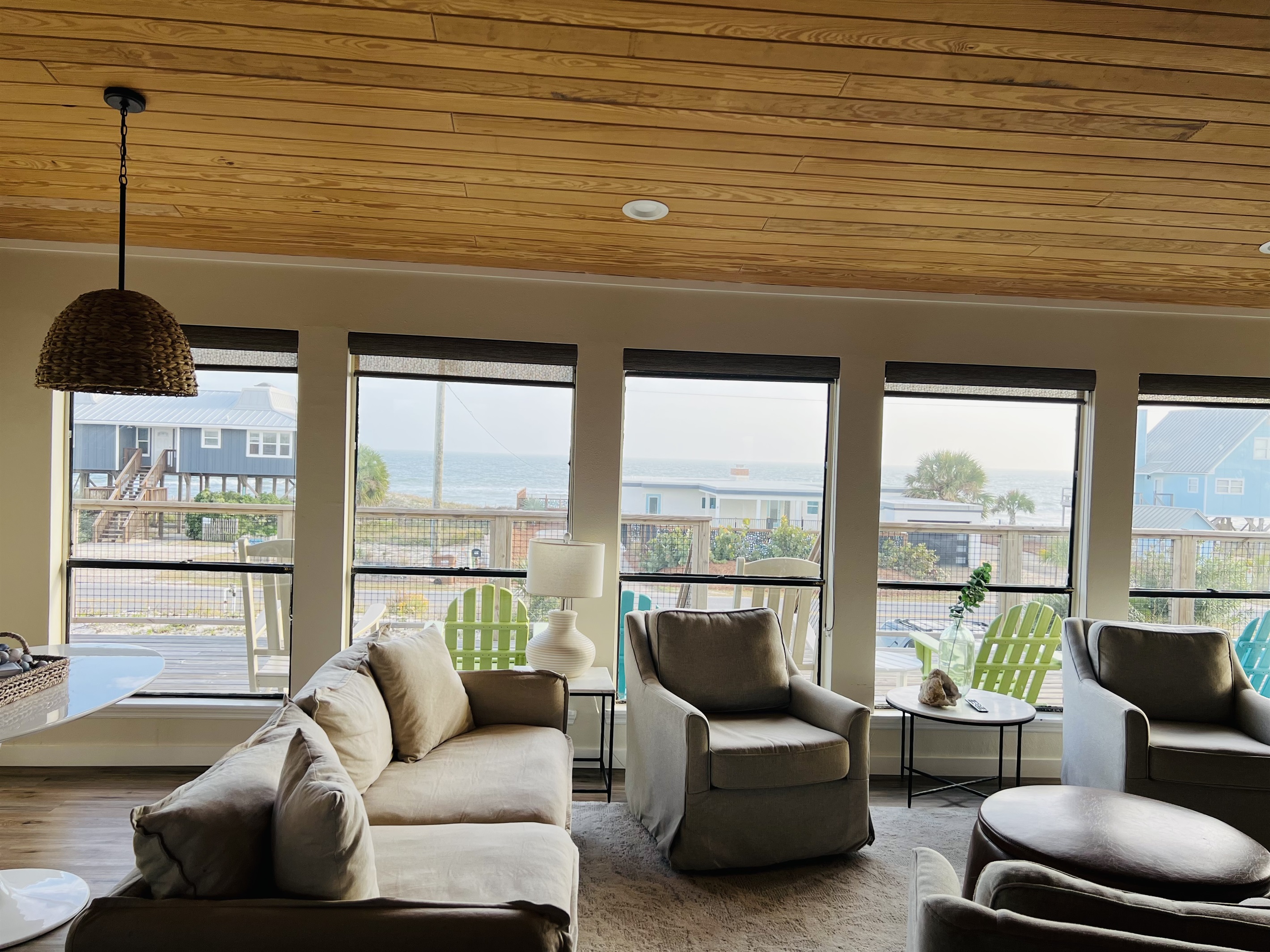 good-vibes-and-hi-tides/