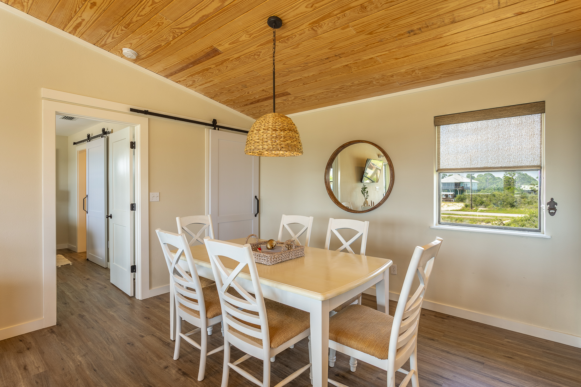 good-vibes-and-hi-tides/