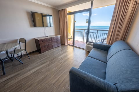 Direct Oceanfront, Beautifully Decorated