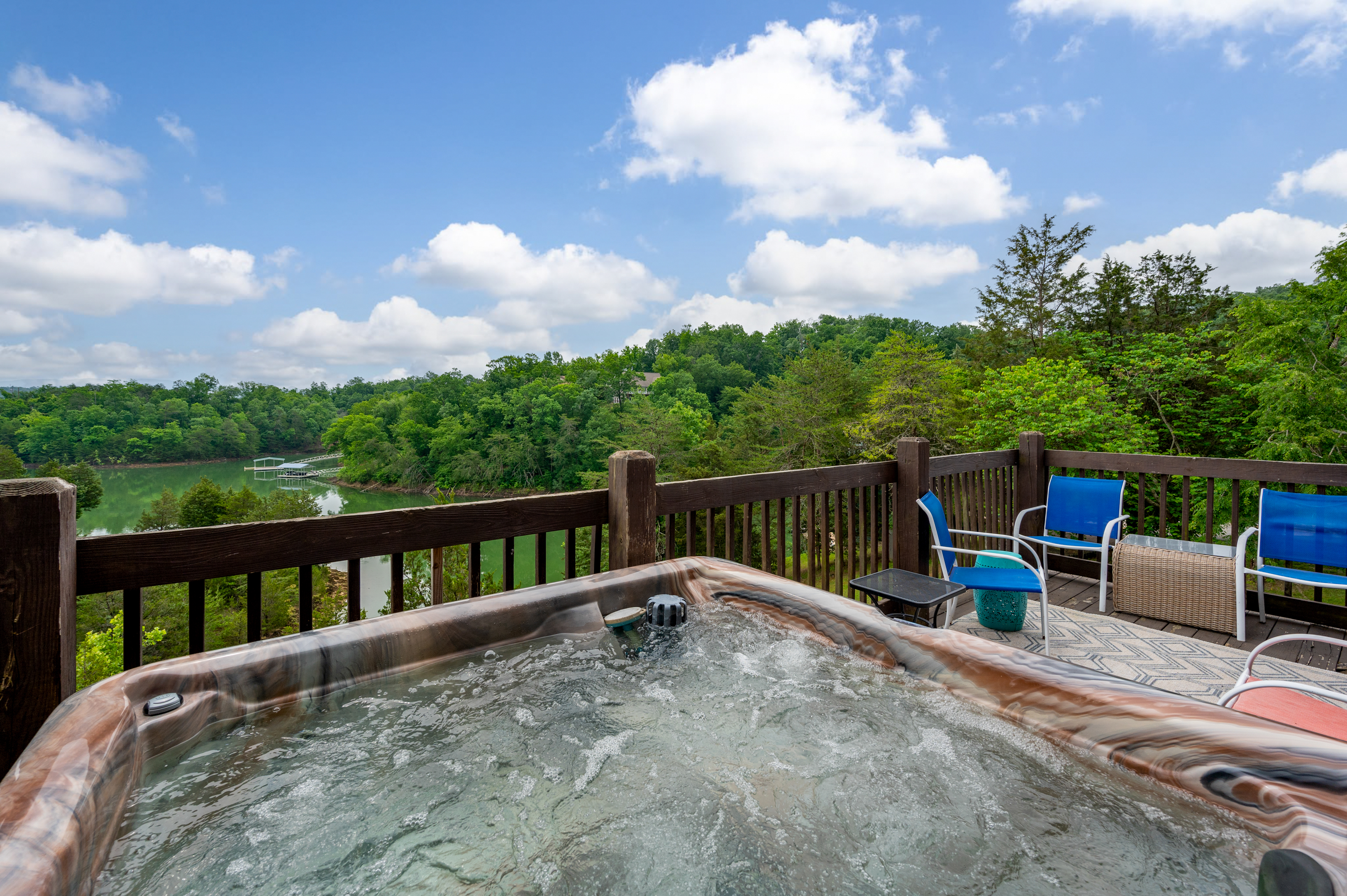 Lakeside Lodge