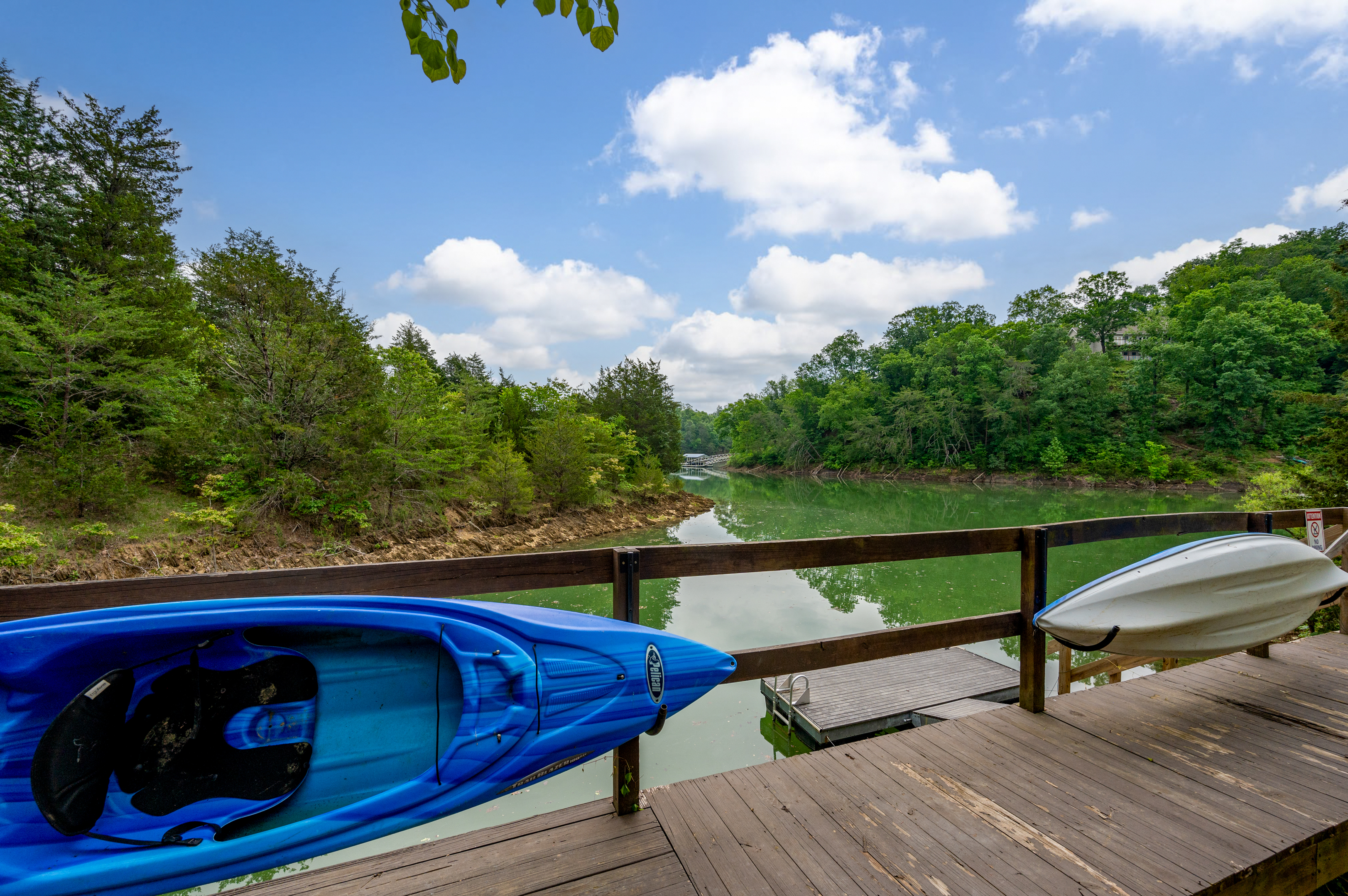 Lakeside Lodge