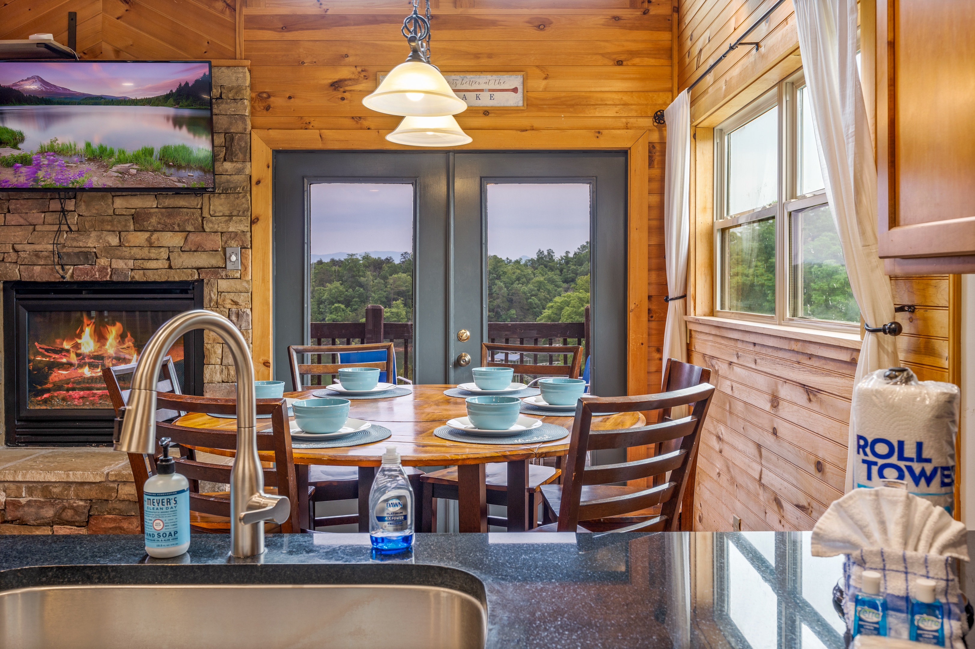 Lakeside Lodge
