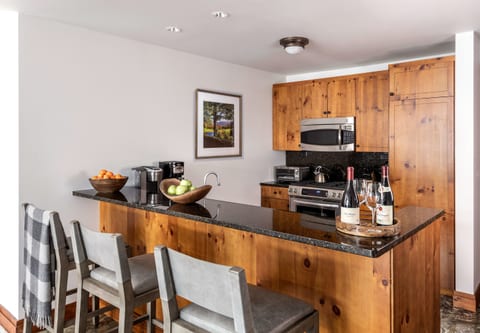 Steps Away - 2 BR Lodge at Spruce Peak - Great for Families