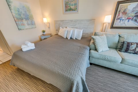 Caravelle Towers Resort 727 - Studio