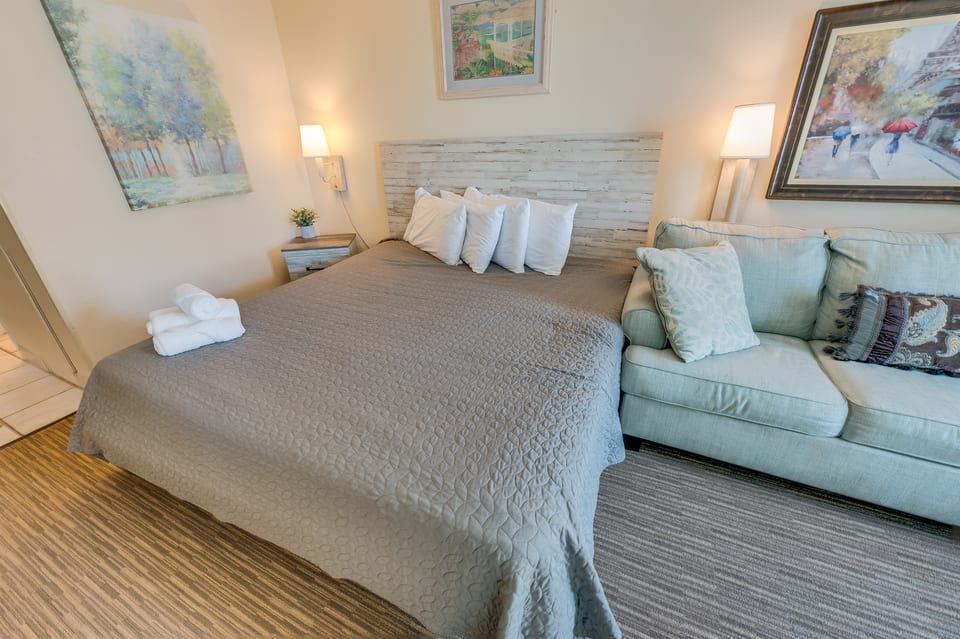 Amazing Bedroom, Beautifully Decorated