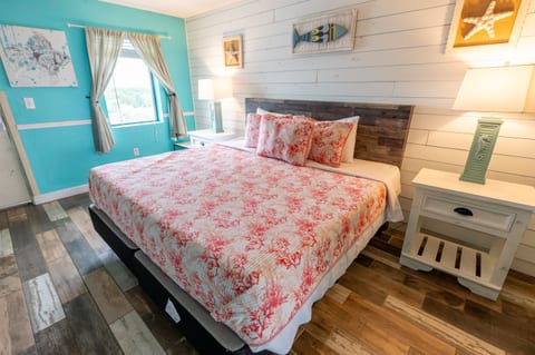 Large King Bed in Bedroom, Beautifully Decorated