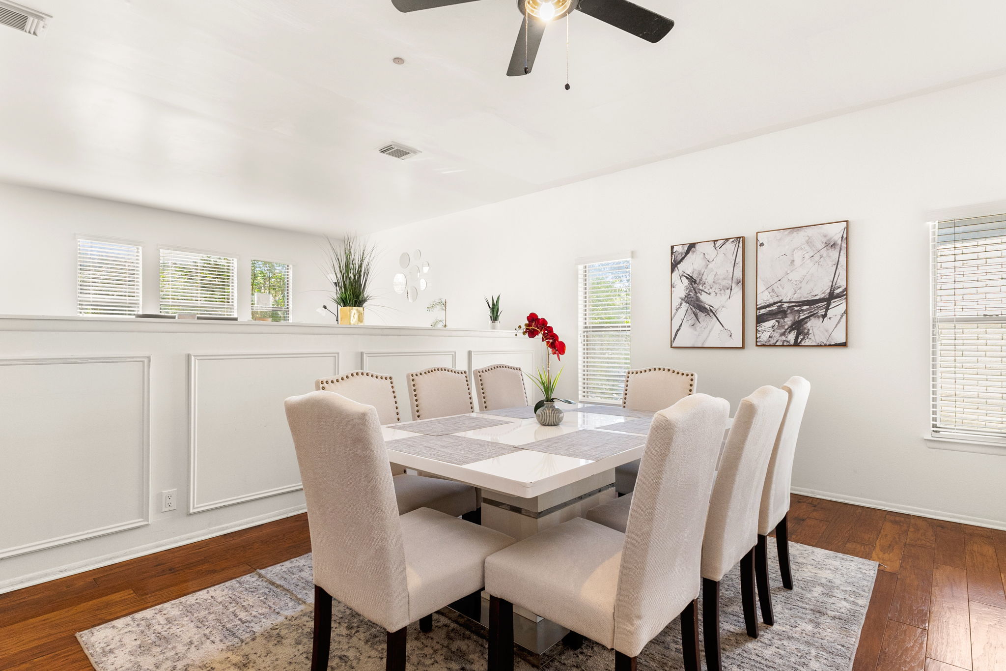 Modern 5 Bedrooms in SA Chef Kitchen, Game Lounge