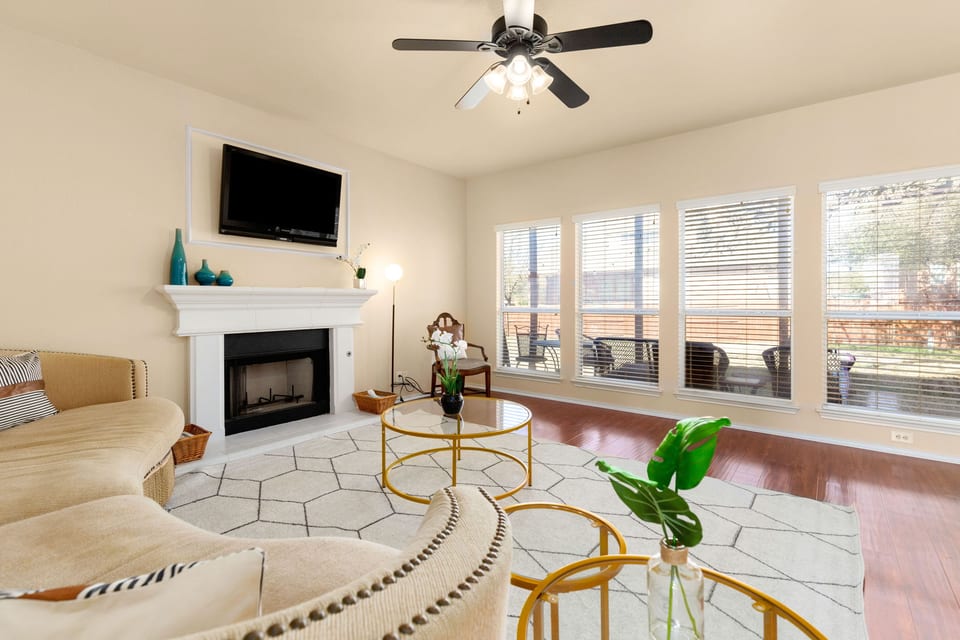 Welcome to our stunning modern living room, the perfect space to make your stay with us truly unforgettable. Designed with a focus on contemporary elegance and ultimate comfort, our living room is the heart of our home and yours to enjoy during your stay.