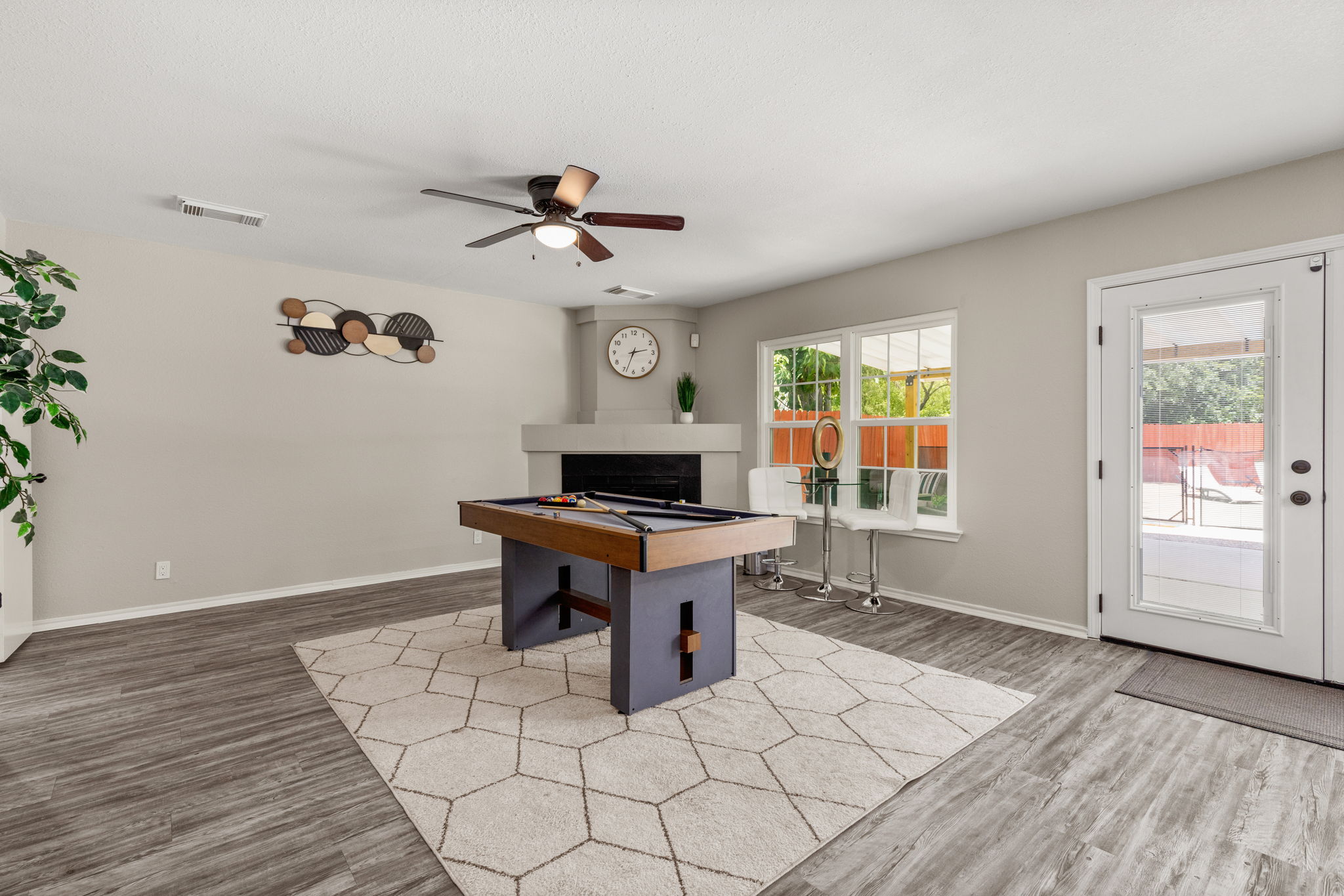 pool-oasis-by-seaworld-or-5-bedrooms-or-game-room/