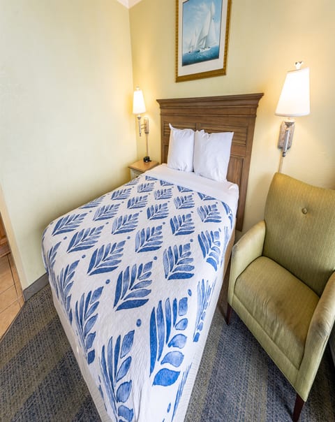 Large Living Area with Views of the Ocean, Beautifully Decorated