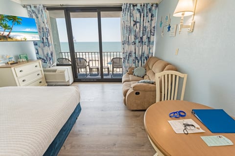 Bedroom with View of Ocean🌊☀️