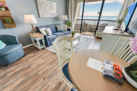 Direct Oceanfront, Beautifully Decorated