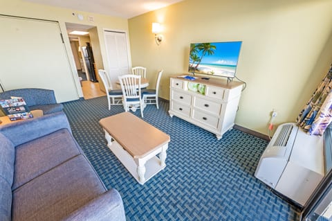 Large Living/Dining Room Area, Beautifully Decorated