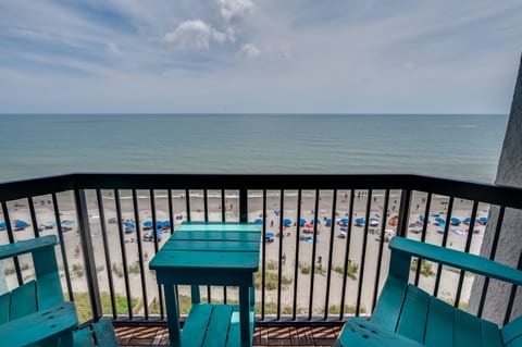 Balcony with Amazing Views of the Ocean🌊☀️